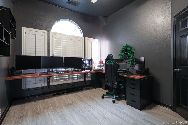 1615 Lookout Pt, San Antonio, TX 78260