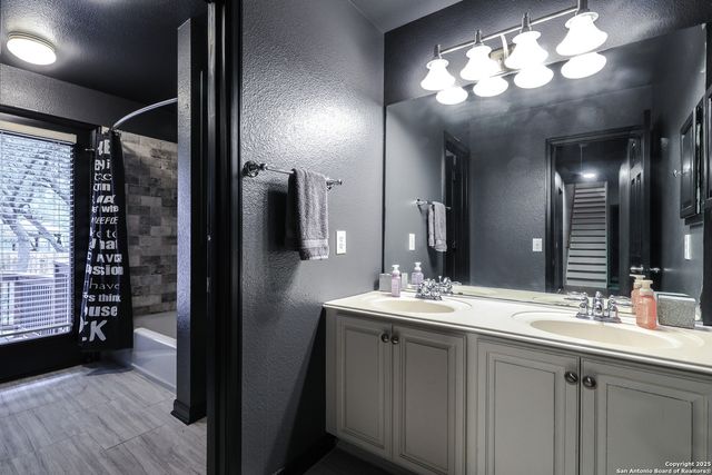 1615 Lookout Pt, San Antonio, TX 78260