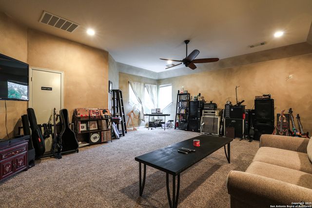 1615 Lookout Pt, San Antonio, TX 78260