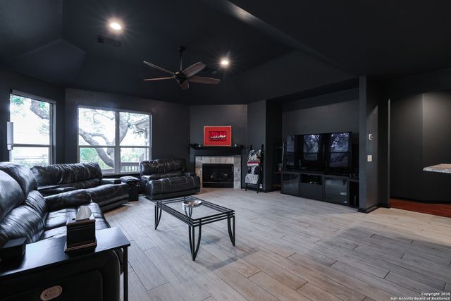 1615 Lookout Pt, San Antonio, TX 78260