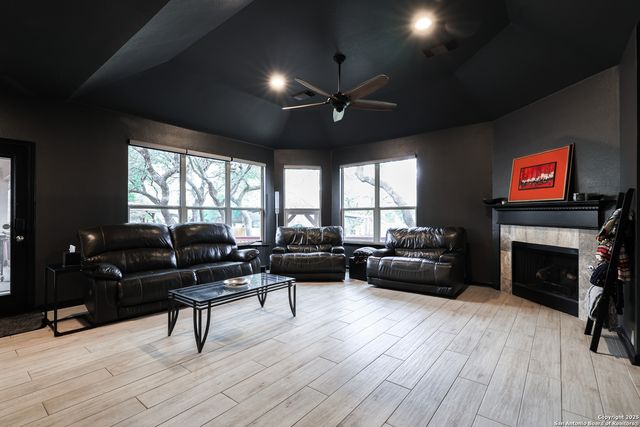 1615 Lookout Pt, San Antonio, TX 78260