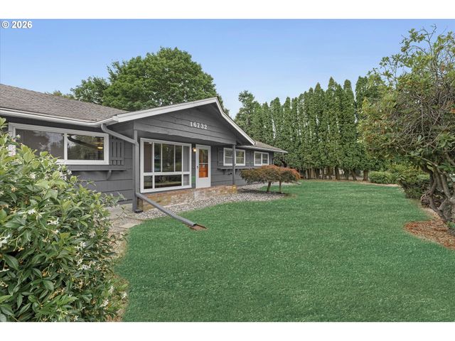 16732 Se MAIN St, Portland, OR 97233