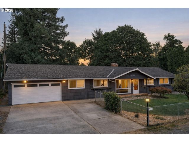 16732 Se MAIN St, Portland, OR 97233