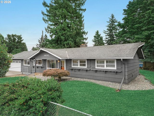 16732 Se MAIN St, Portland, OR 97233