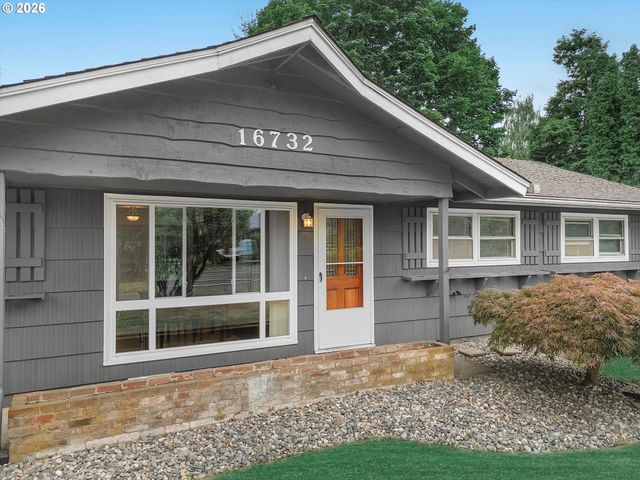 16732 Se MAIN St, Portland, OR 97233