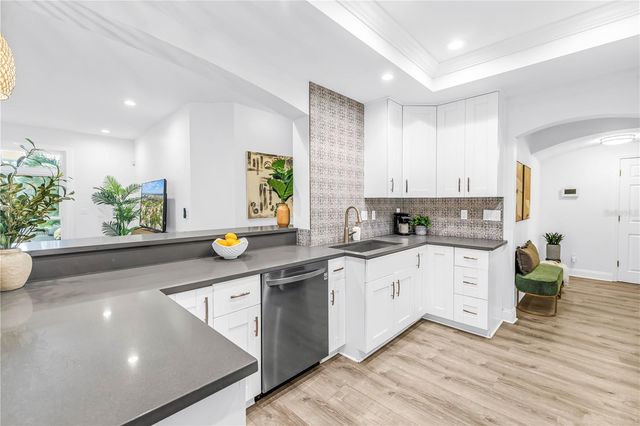 10819 SEMINOLE DRIVE N, St Petersburg, FL 33708