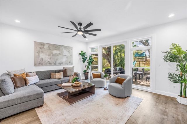 10819 SEMINOLE DRIVE N, St Petersburg, FL 33708