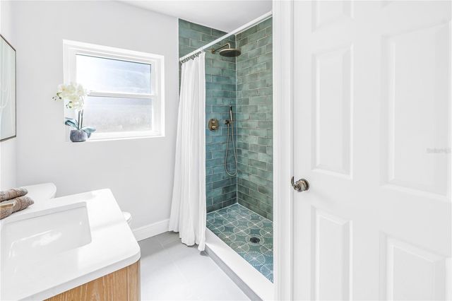 10819 SEMINOLE DRIVE N, St Petersburg, FL 33708