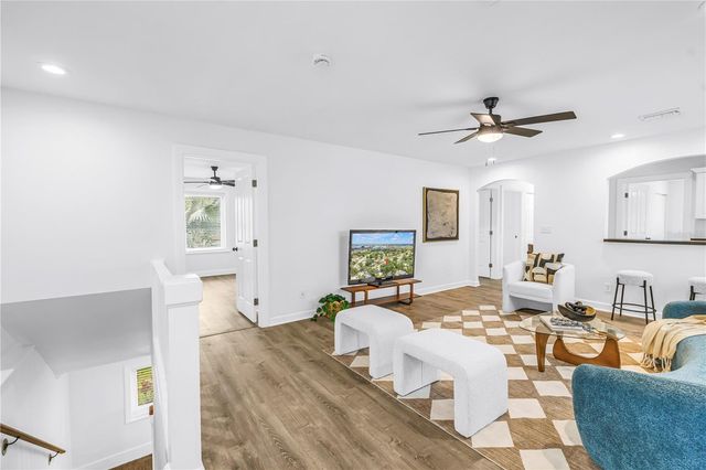 10819 SEMINOLE DRIVE N, St Petersburg, FL 33708