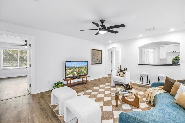 10819 SEMINOLE DRIVE N, St Petersburg, FL 33708