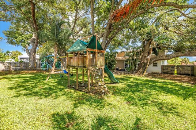 10819 SEMINOLE DRIVE N, St Petersburg, FL 33708
