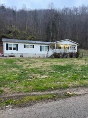 489 Adams Cemetery Road, Prestonsburg, KY 41653