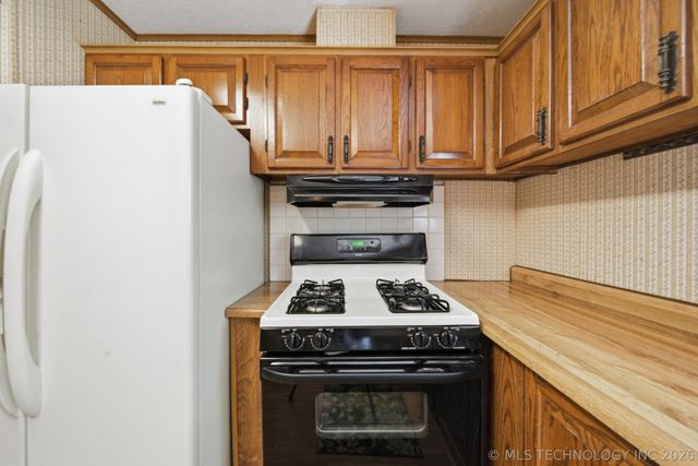216 Shawnee Road, Sand Springs, OK 74063