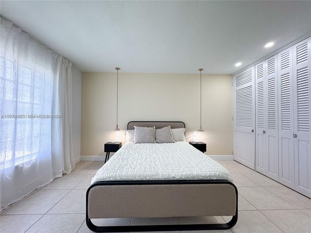 1631 NE 114th St 106, Miami, FL 33181