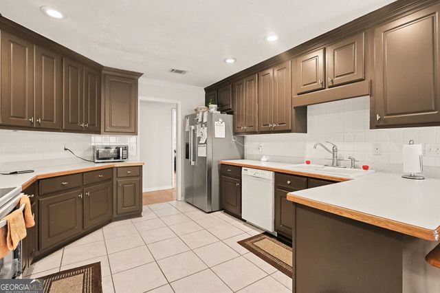 300 Glynnshire Court, Covington, GA 30016