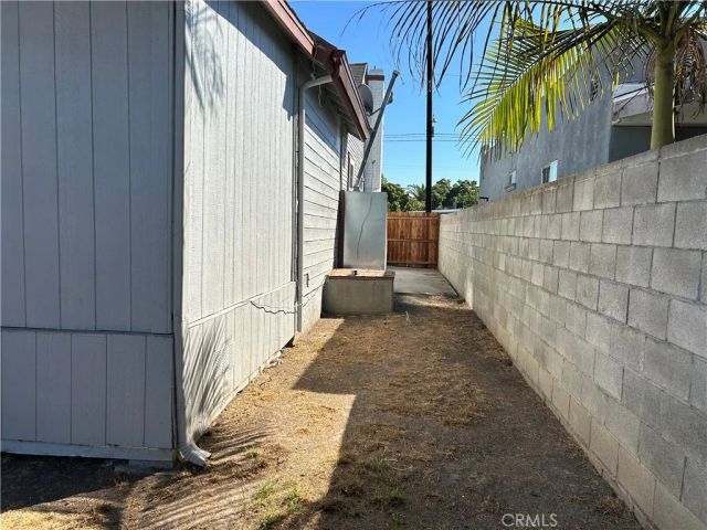 1018 S Halladay, Santa Ana, CA 92701