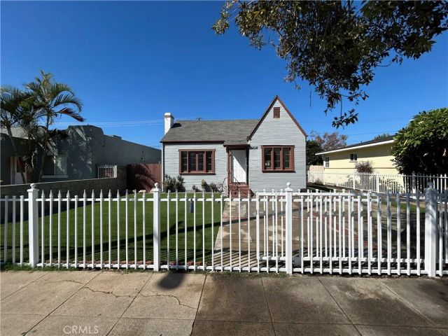 1018 S Halladay, Santa Ana, CA 92701
