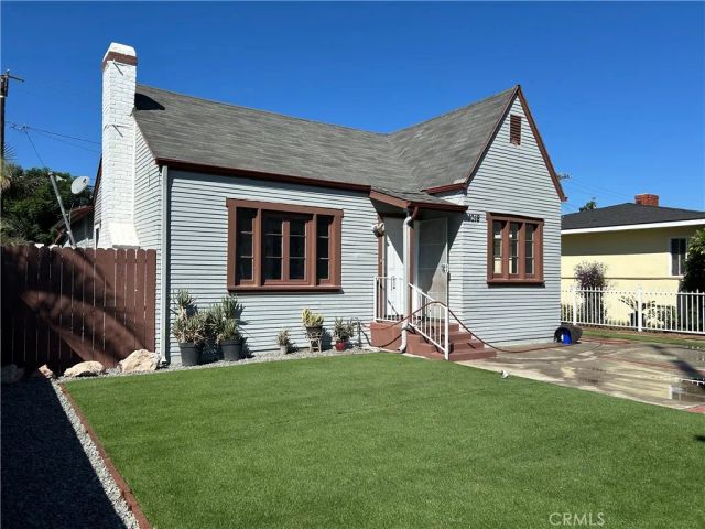 1018 S Halladay, Santa Ana, CA 92701