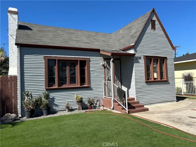 1018 S Halladay, Santa Ana, CA 92701