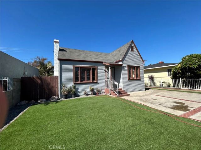 1018 S Halladay, Santa Ana, CA 92701