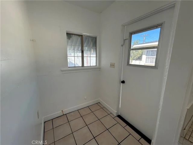 1018 S Halladay, Santa Ana, CA 92701
