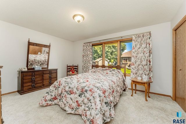 412 E Meadowlark Cir Circle, Brandon, SD 57005