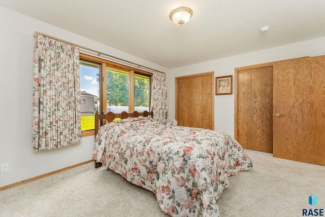 412 E Meadowlark Cir Circle, Brandon, SD 57005