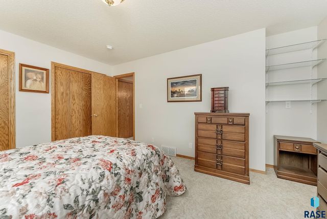 412 E Meadowlark Cir Circle, Brandon, SD 57005