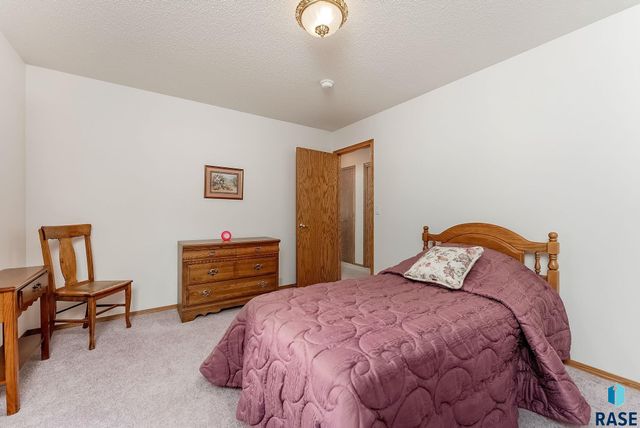 412 E Meadowlark Cir Circle, Brandon, SD 57005
