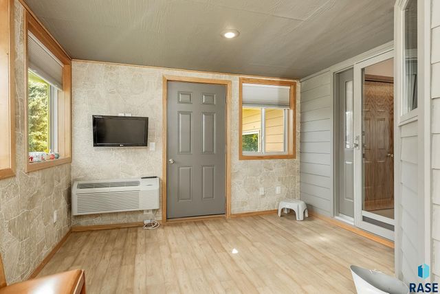 412 E Meadowlark Cir Circle, Brandon, SD 57005