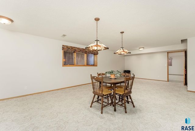 412 E Meadowlark Cir Circle, Brandon, SD 57005