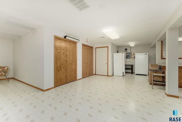 412 E Meadowlark Cir Circle, Brandon, SD 57005