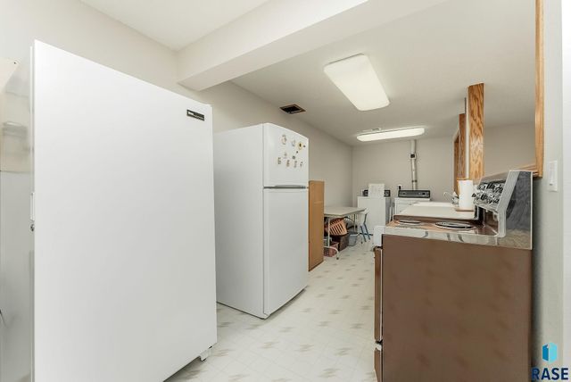 412 E Meadowlark Cir Circle, Brandon, SD 57005