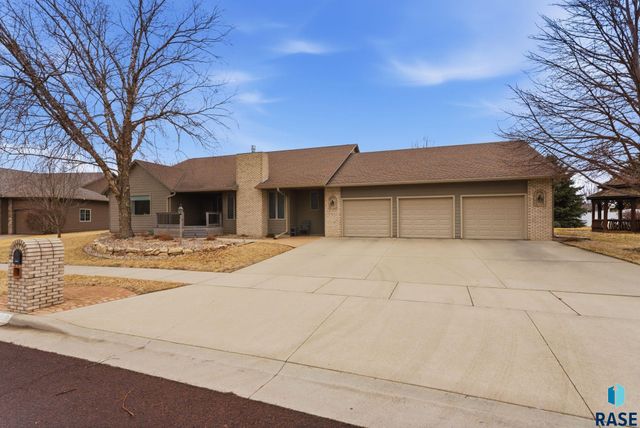 412 E Meadowlark Cir Circle, Brandon, SD 57005
