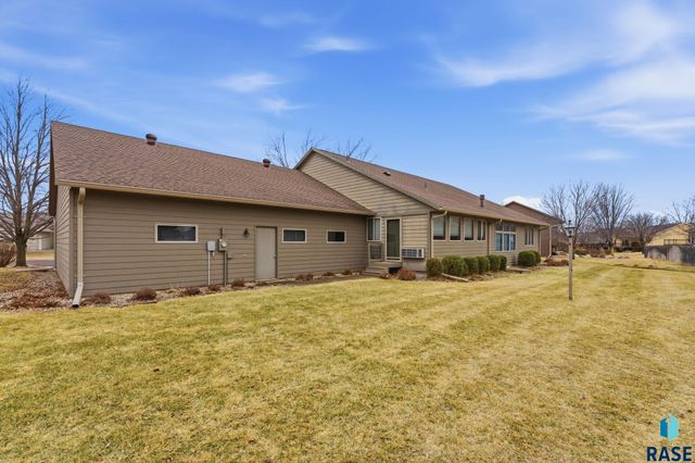 412 E Meadowlark Cir Circle, Brandon, SD 57005