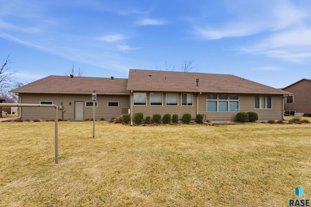 412 E Meadowlark Cir Circle, Brandon, SD 57005