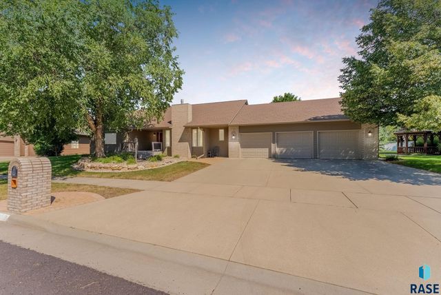 412 E Meadowlark Cir Circle, Brandon, SD 57005
