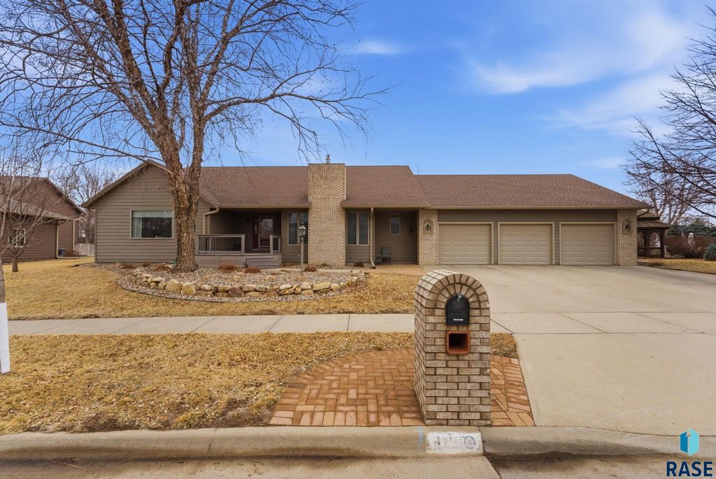 412 E Meadowlark Cir Circle, Brandon, SD 57005