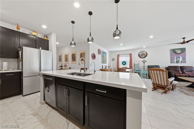 6719 Traveling Palmer Street, North Las Vegas, NV 89086