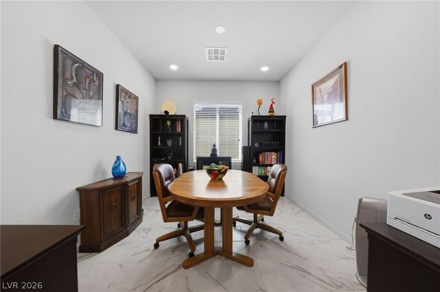 6719 Traveling Palmer Street, North Las Vegas, NV 89086