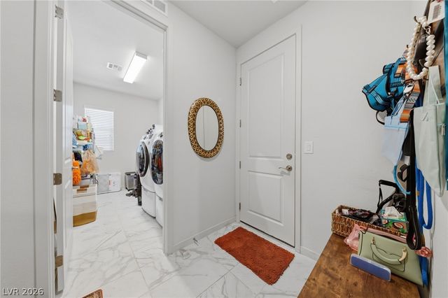 6719 Traveling Palmer Street, North Las Vegas, NV 89086