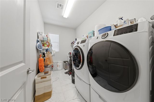 6719 Traveling Palmer Street, North Las Vegas, NV 89086