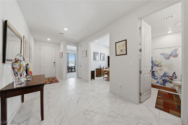 6719 Traveling Palmer Street, North Las Vegas, NV 89086