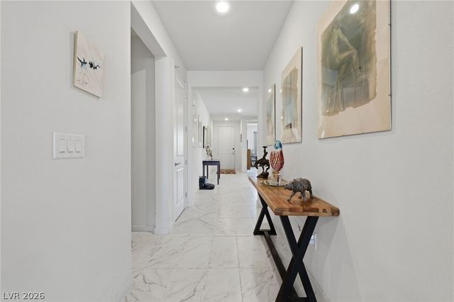 6719 Traveling Palmer Street, North Las Vegas, NV 89086