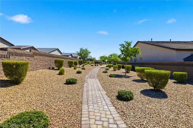 6719 Traveling Palmer Street, North Las Vegas, NV 89086