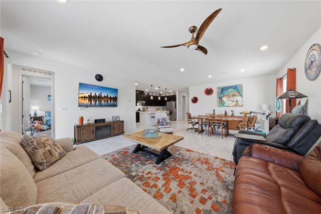 6719 Traveling Palmer Street, North Las Vegas, NV 89086