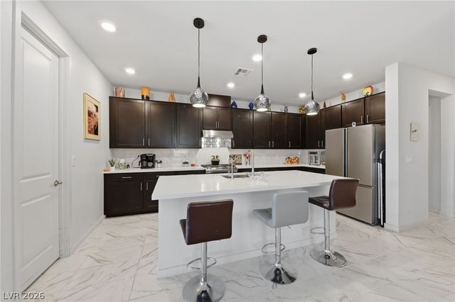 6719 Traveling Palmer Street, North Las Vegas, NV 89086