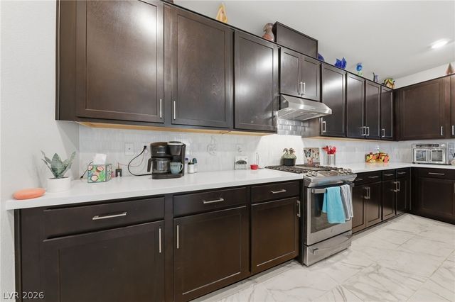 6719 Traveling Palmer Street, North Las Vegas, NV 89086