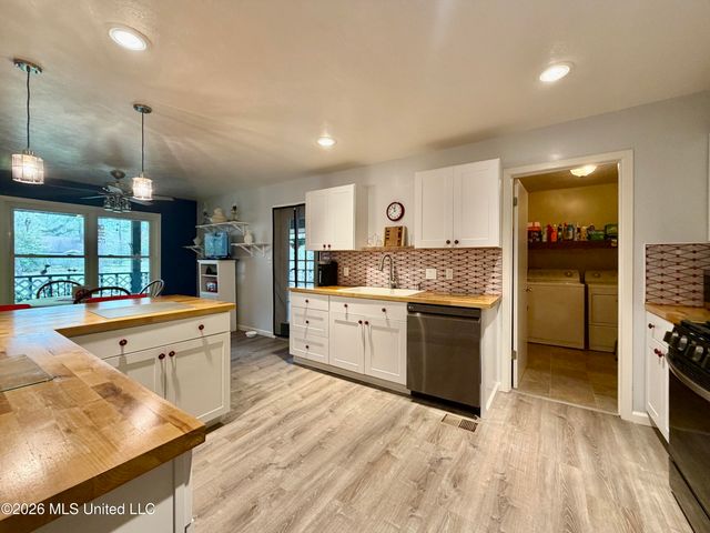 216 Trace Circle, Raymond, MS 39154