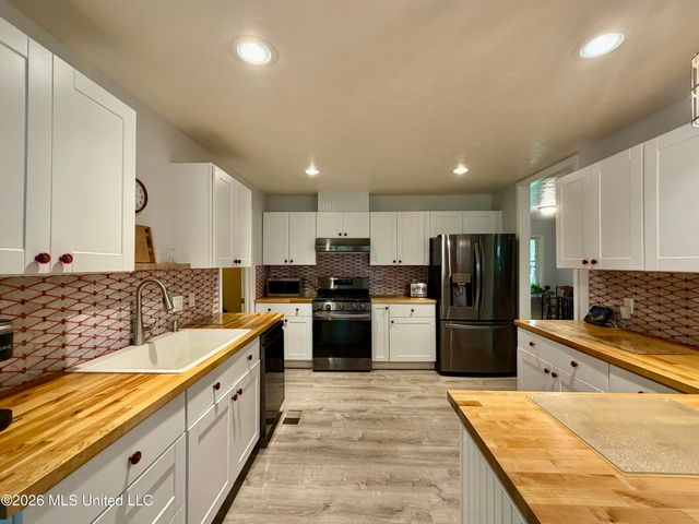 216 Trace Circle, Raymond, MS 39154